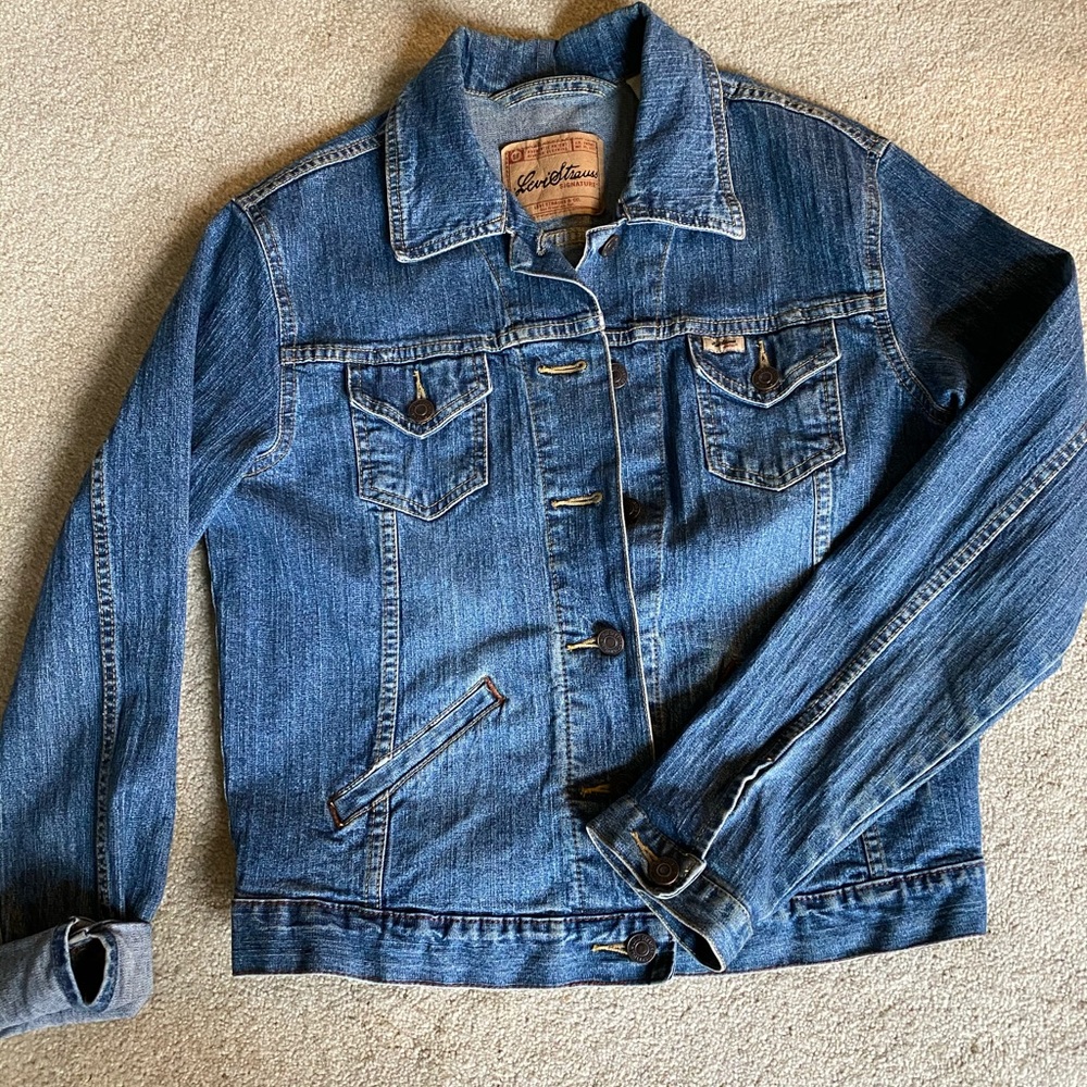 Levi’s Signature Denim Jacket size Small